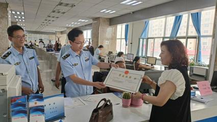 体验窗口走流程 优化服务再打造——会宁县市场监督管理局开展局长“走流程”活动锤炼市场主体登记注册服务能力